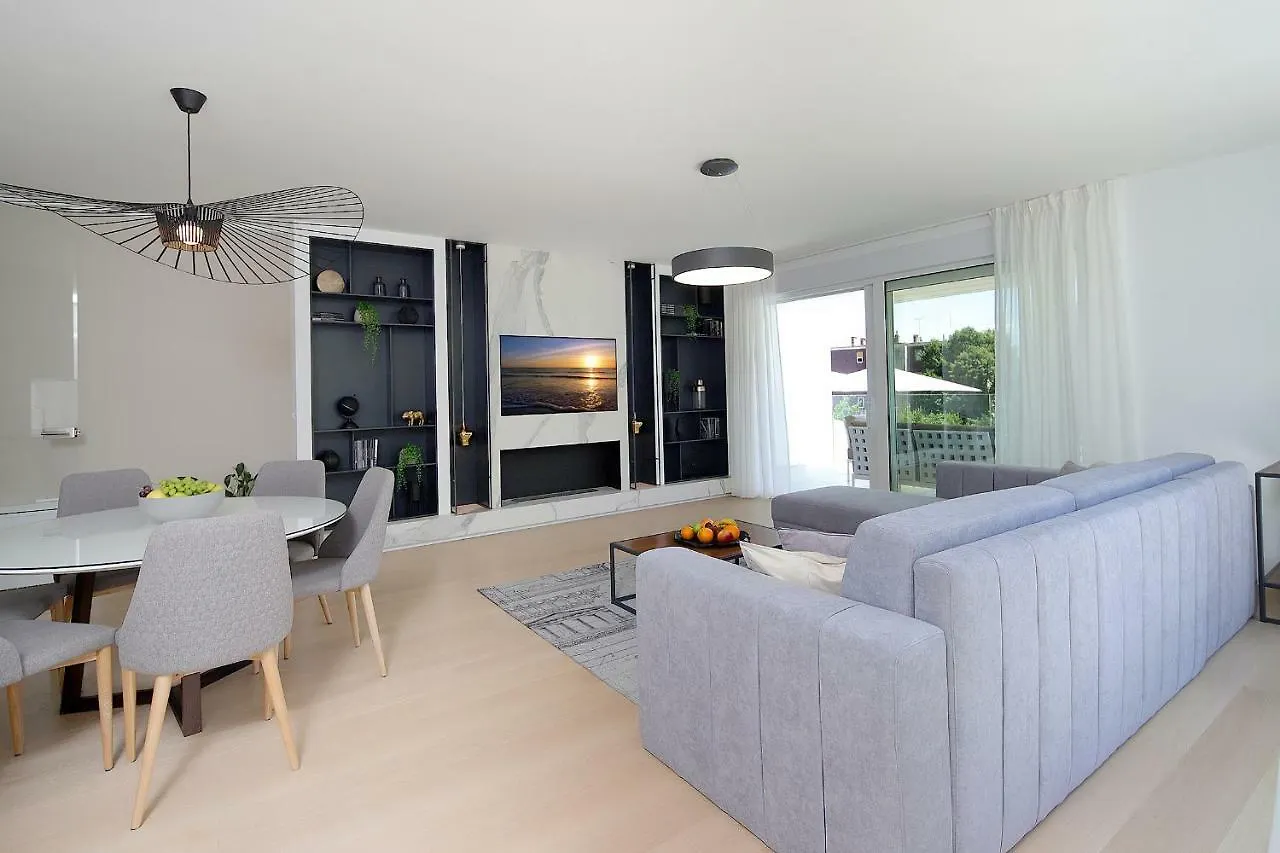אופטיה Designed Apartment With Swimming Pool Near The Beach קרואטיה