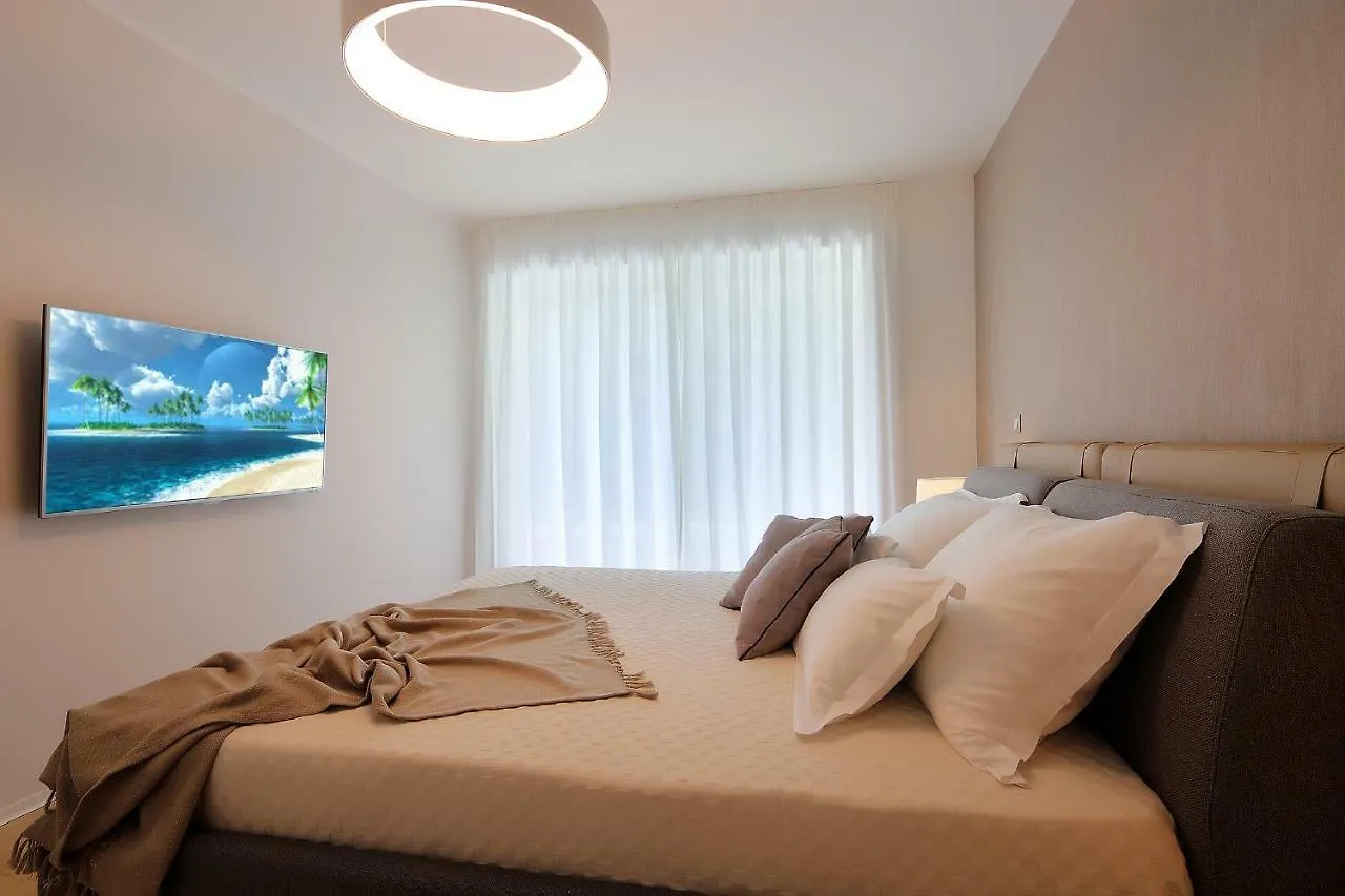 אופטיה Designed Apartment With Swimming Pool Near The Beach